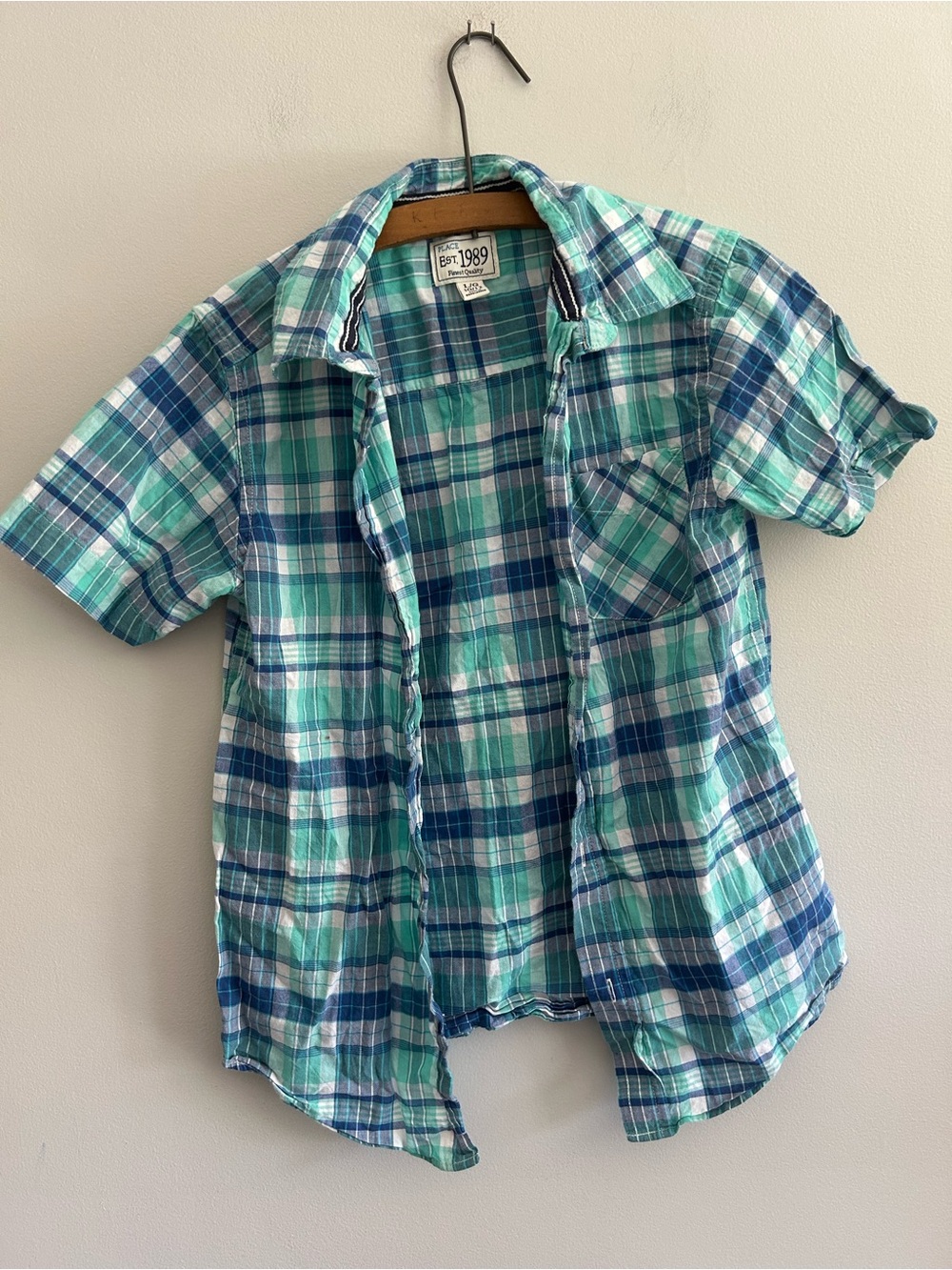 The children’s place boys 10/12 blue plaid short sleeve button up flannel shirt